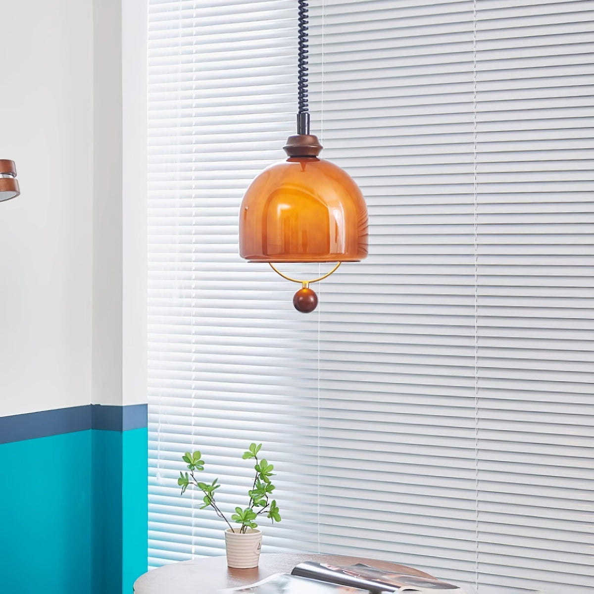 Elveise minimalistisk pendellampe i træ