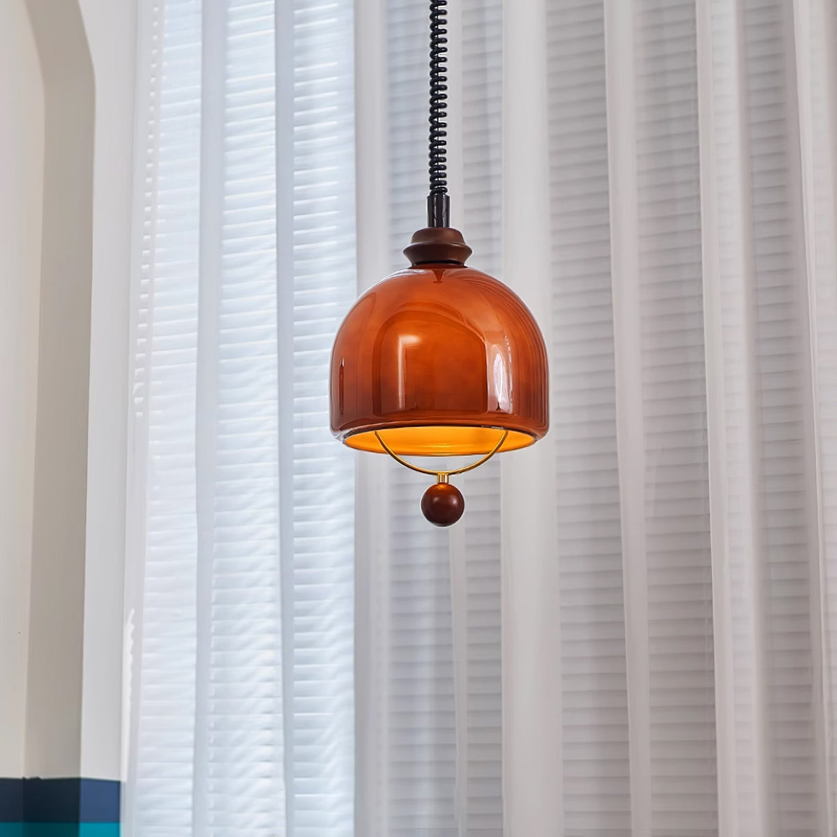 Elveise minimalistisk pendellampe i træ