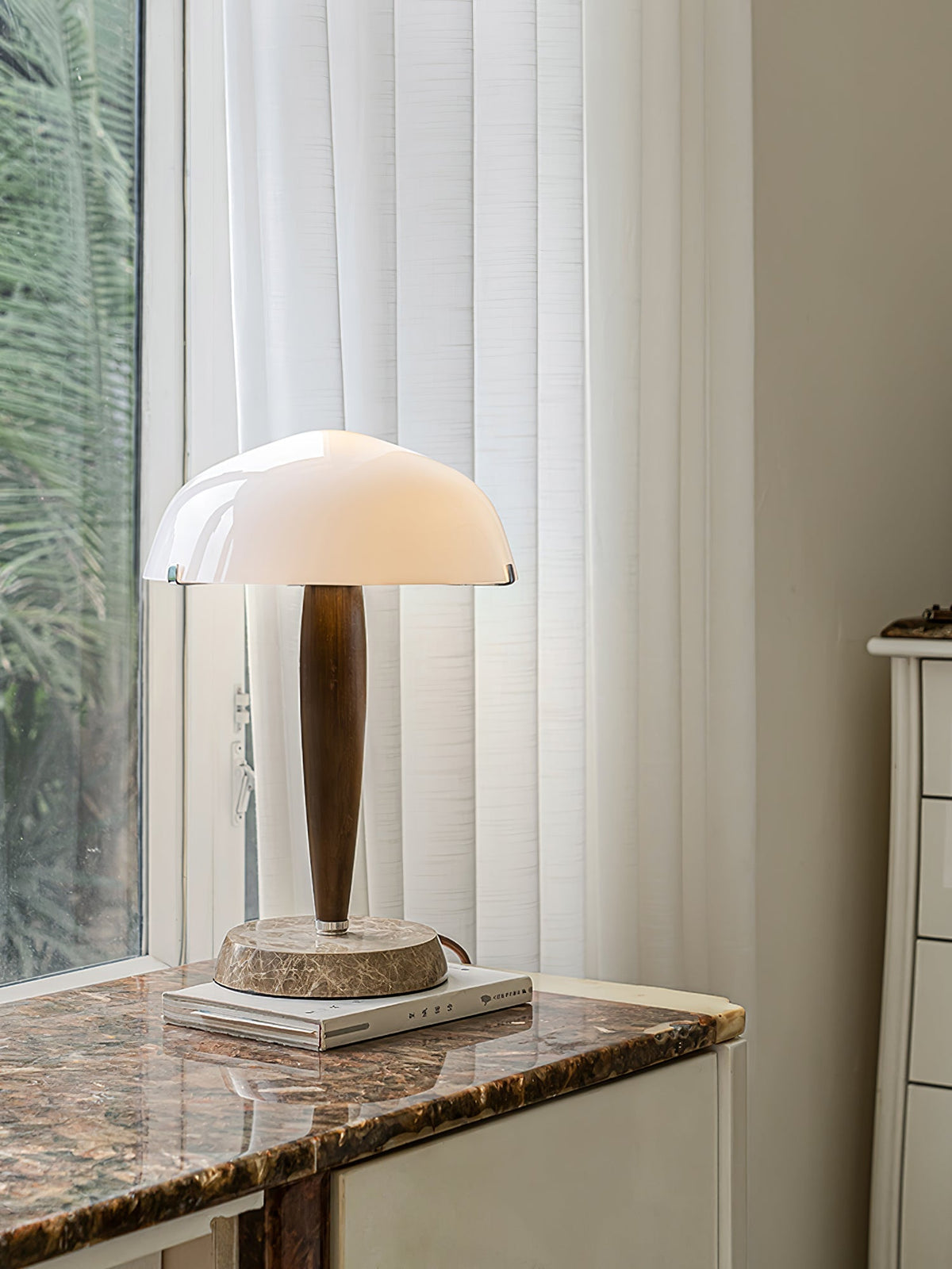 Candeeiro de mesa Emerson em madeira