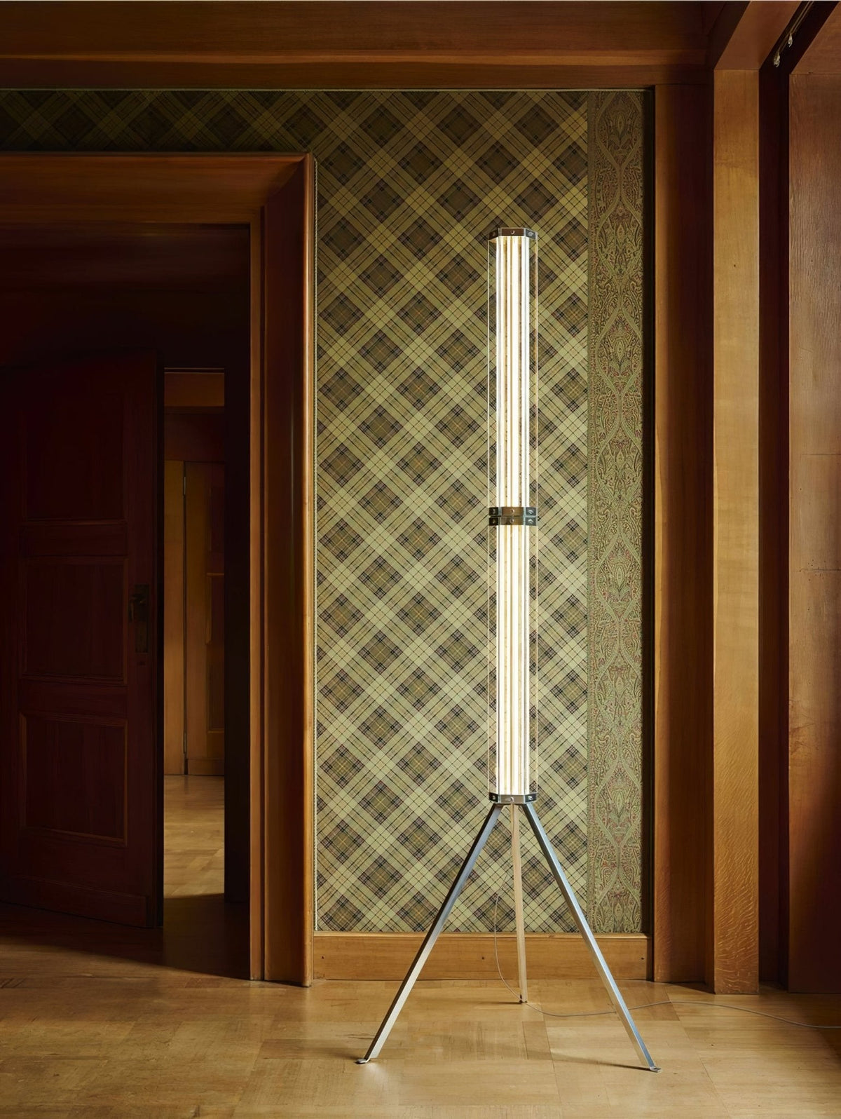 Thessan sekskantet gulvlampe i glas