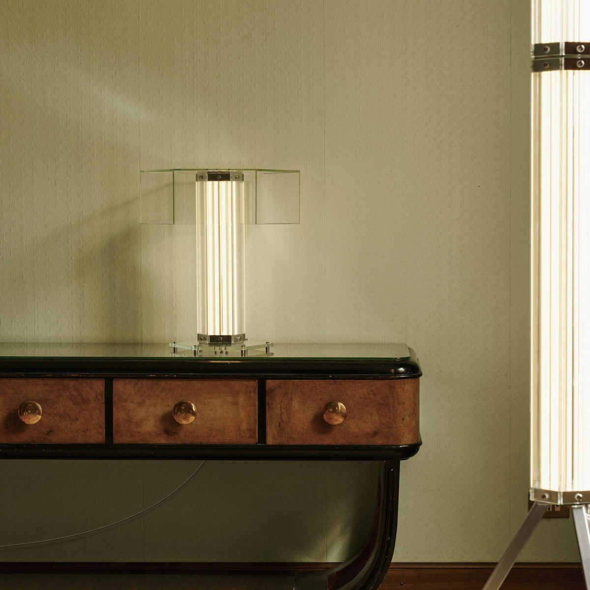 Bordlampe med sekskantet glas