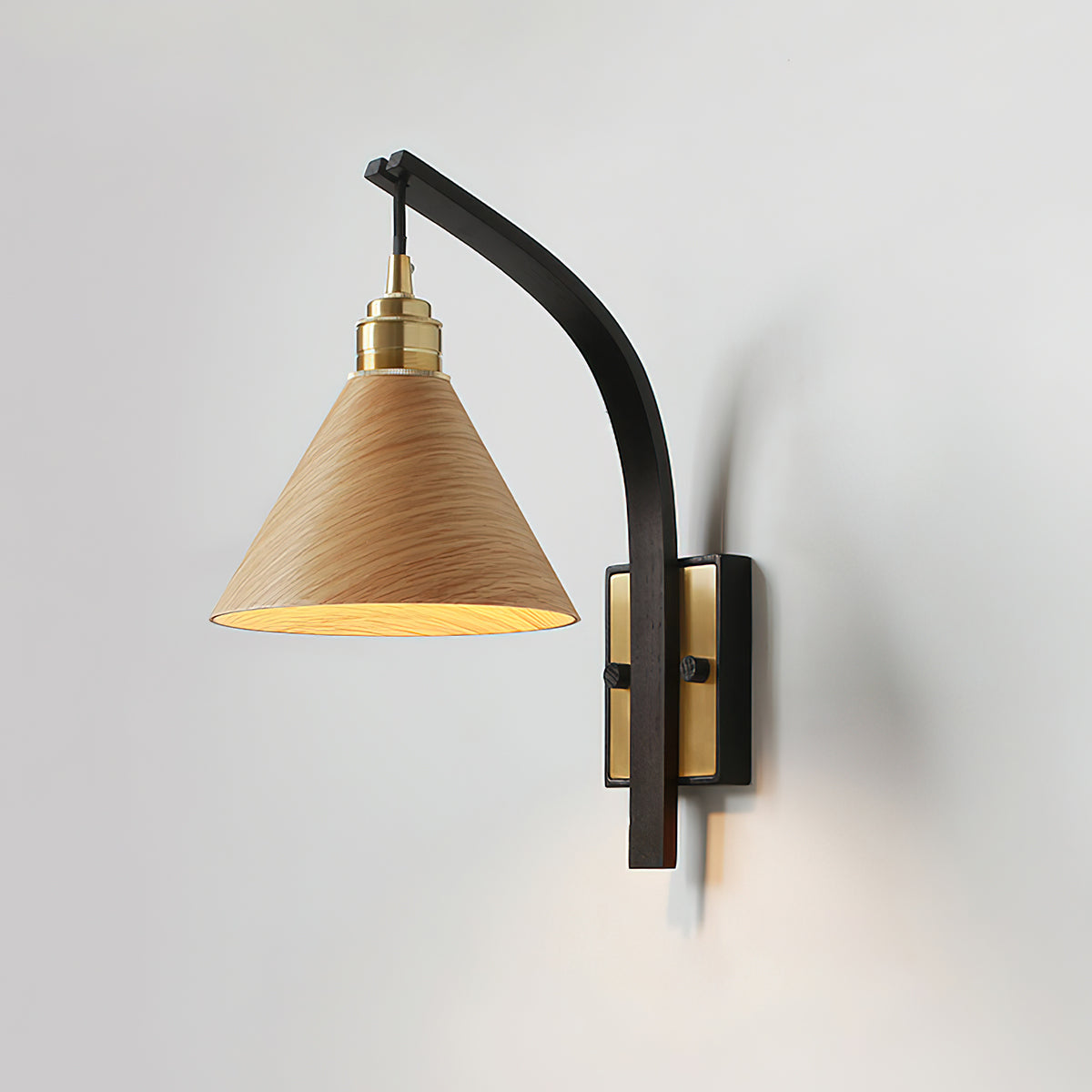 Cirisiella bågformad vägglampa