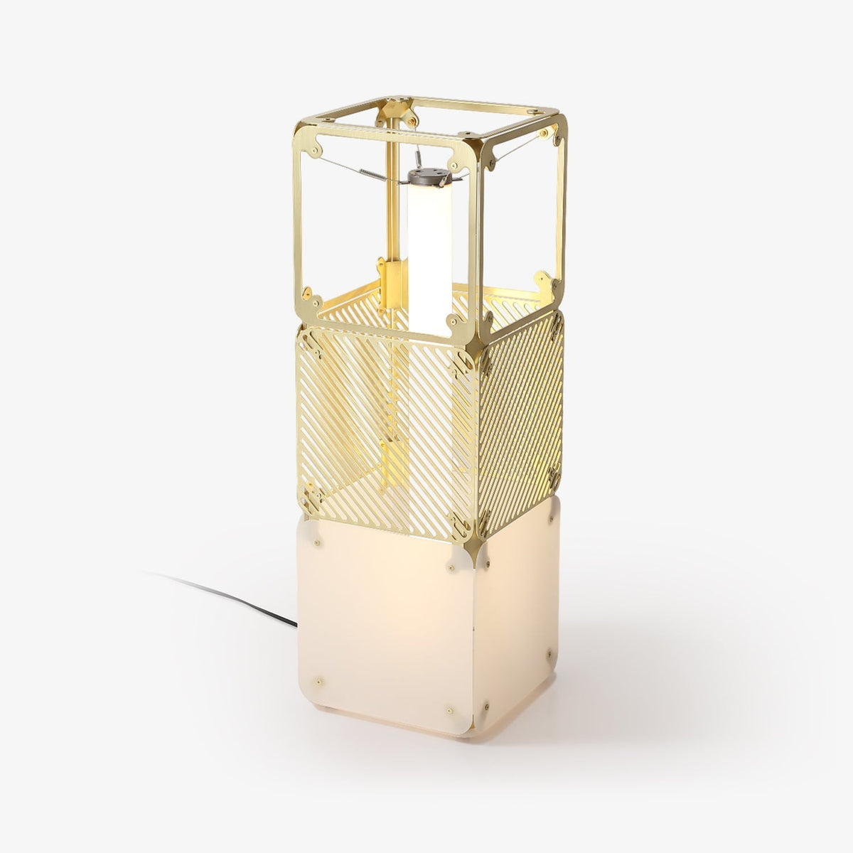 LuxeGrid industriel gulvlampe i messing
