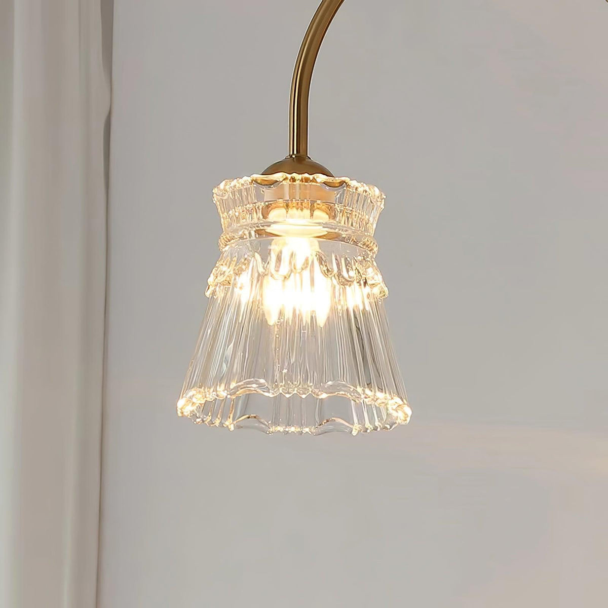 Rostor lysekrone i krystalglas, guld, mid-century