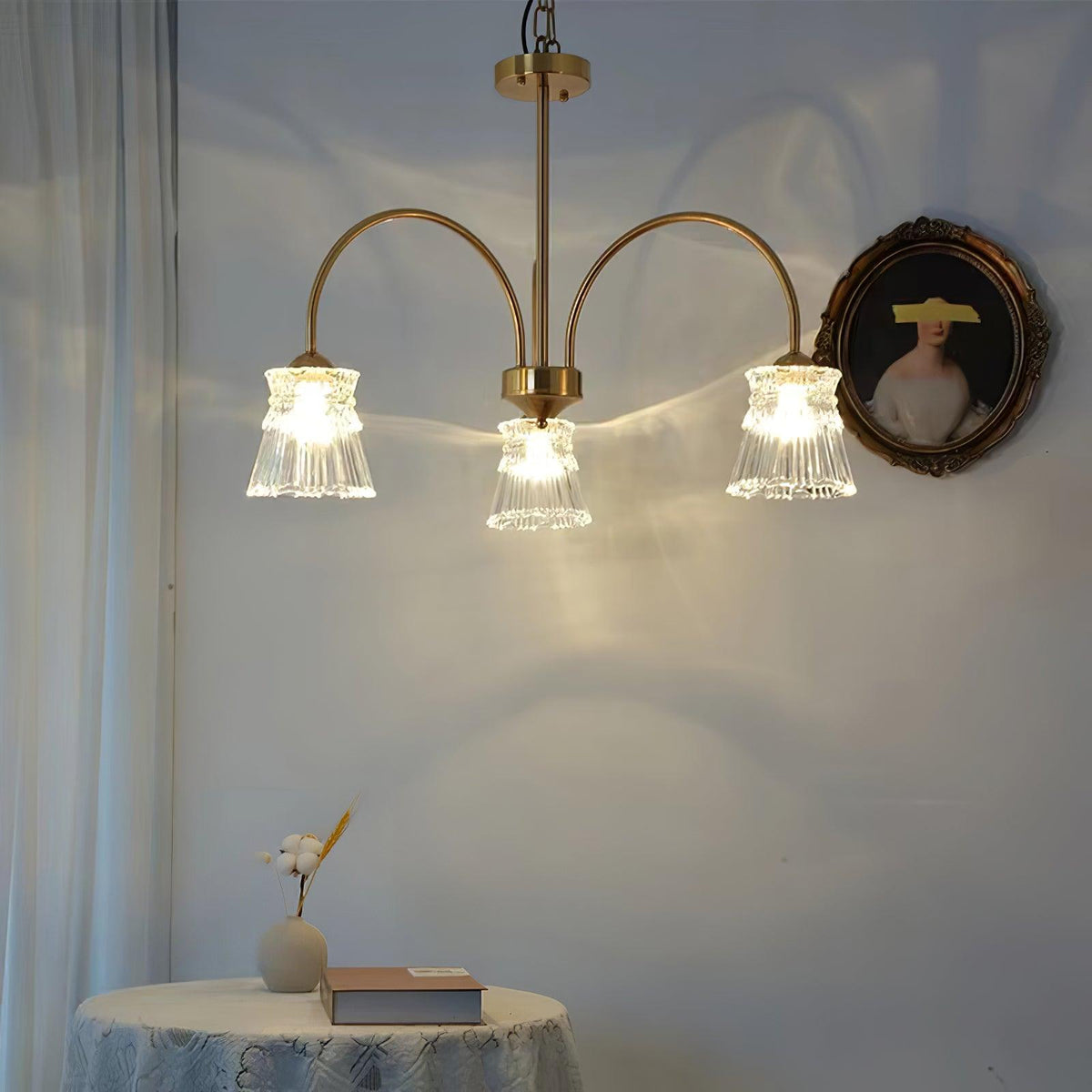 Rostor lysekrone i krystalglas, guld, mid-century