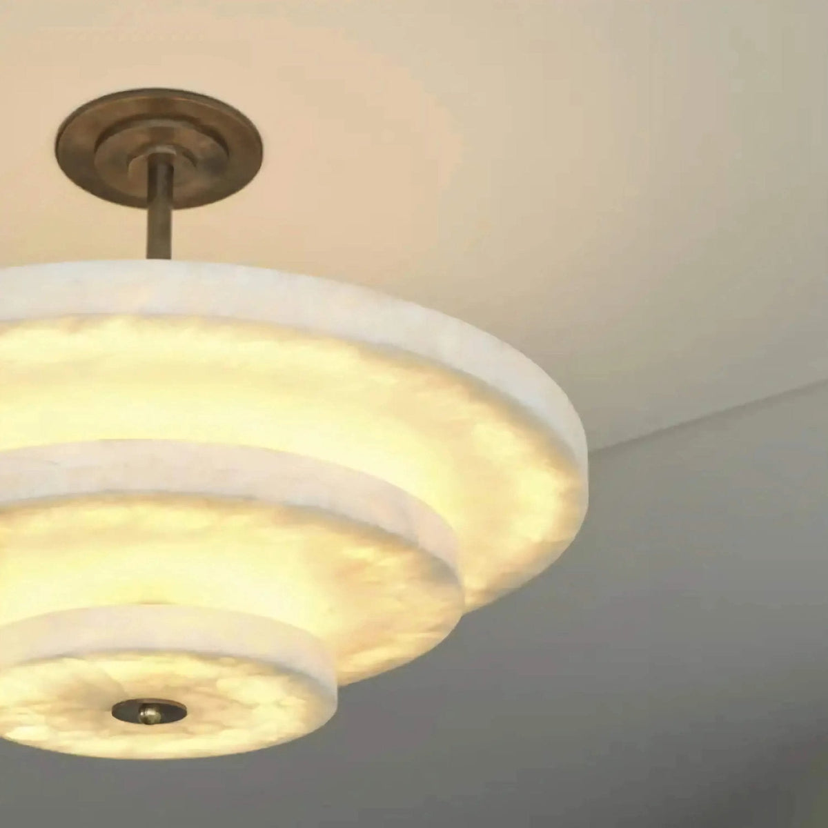 Minimalistisk pendellampa i alabaster Nivoreria