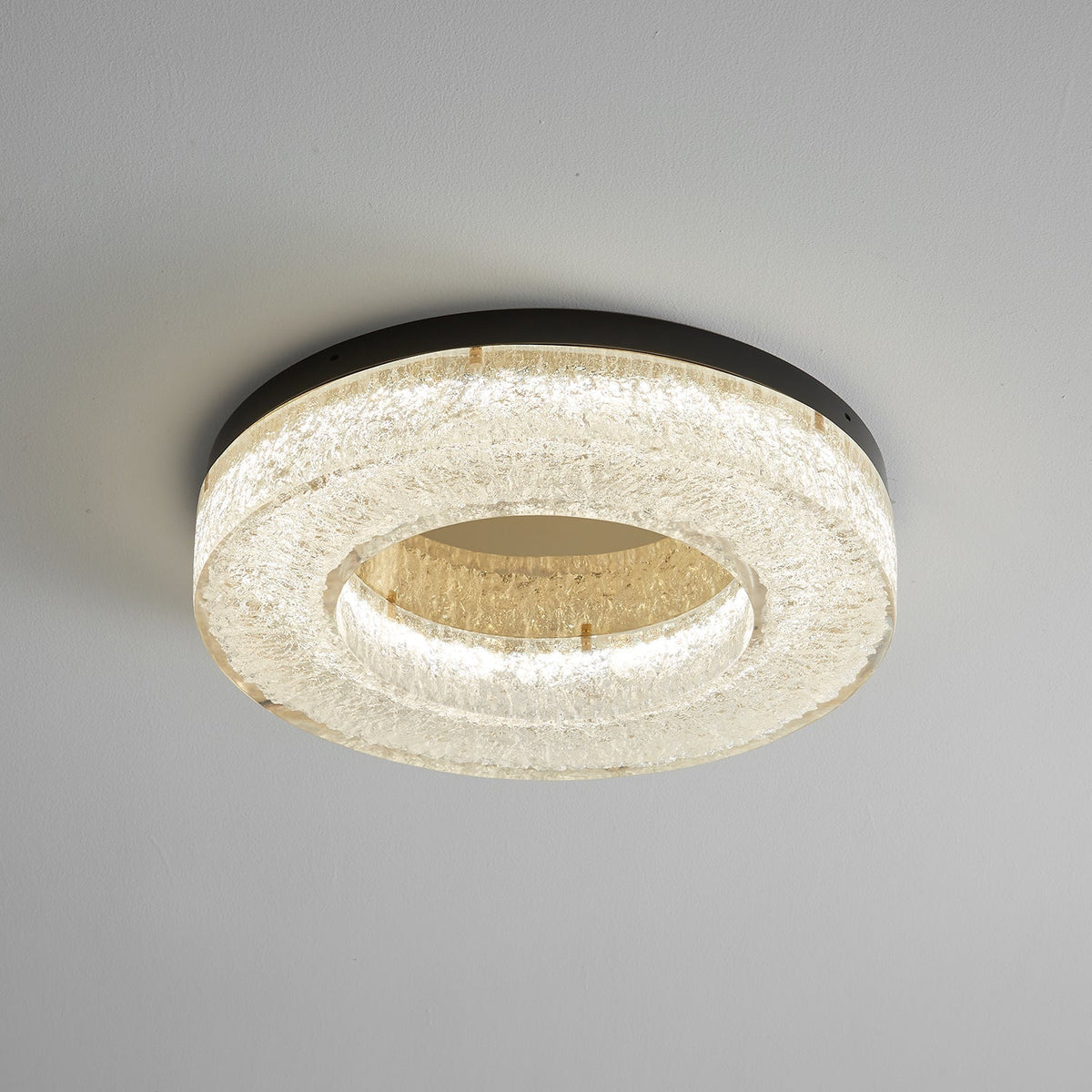Dovira cirkelformad taklampa i harts med iskrackelerad design