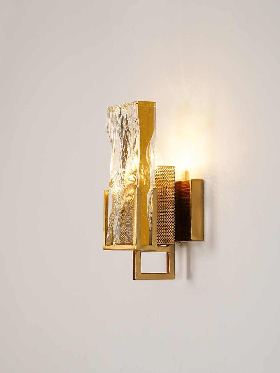 Ivenen kunstnerisk, elegant og unik væglampe med iskrystal