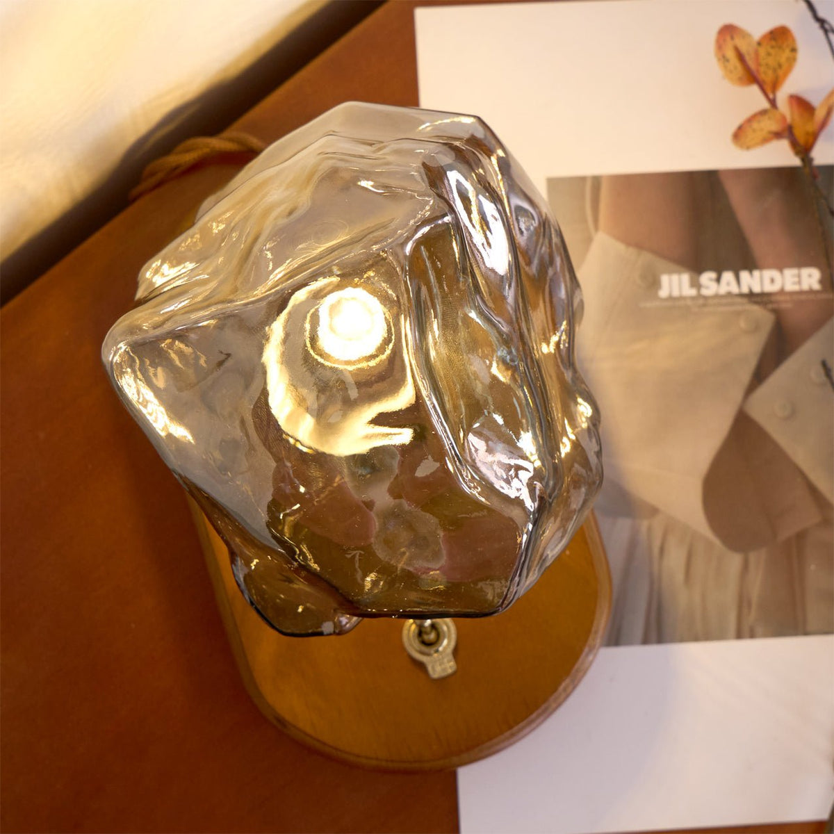 Candeeiro de mesa artístico Maris em madeira