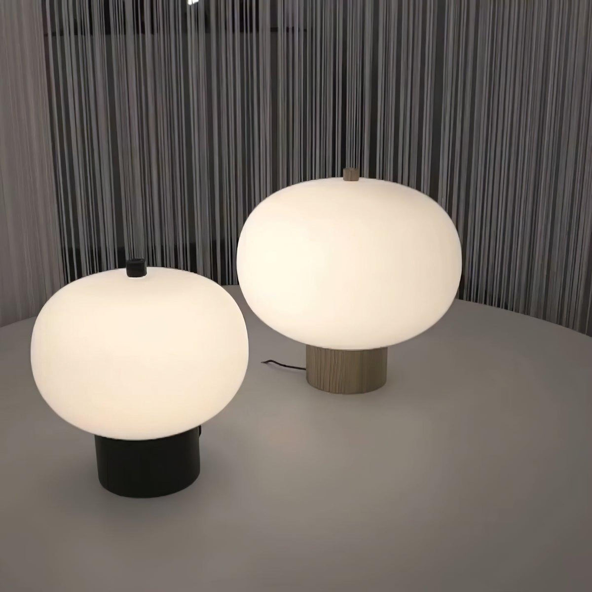 Candeeiro de mesa Jaldes em madeira e vidro