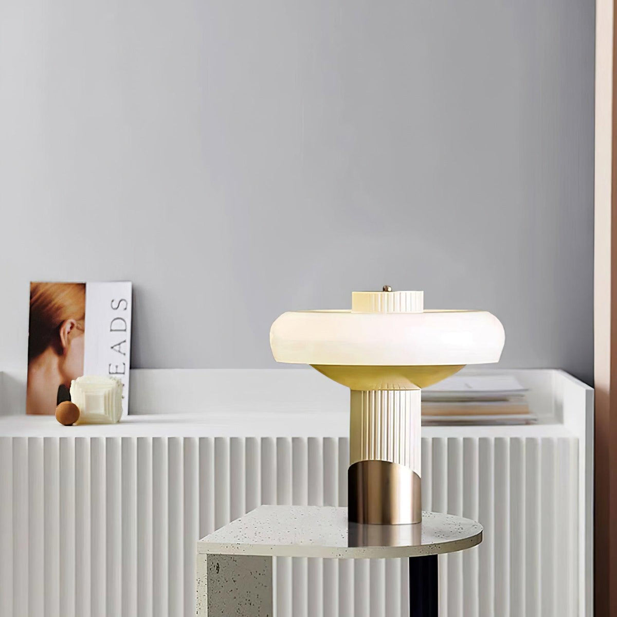 Candeeiro de mesa Velisine contemporâneo em vidro