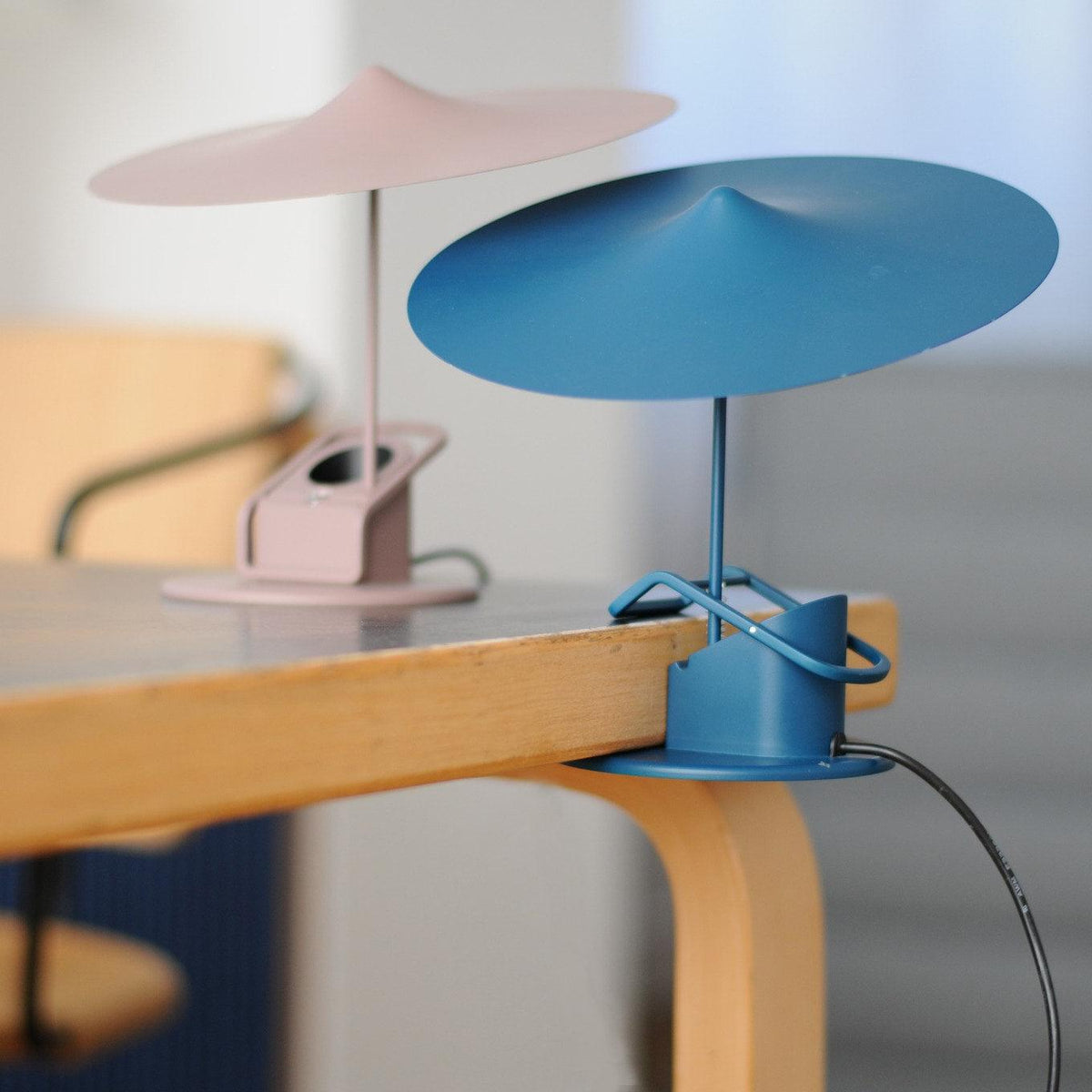 Lumoce futuristisk bordlampe