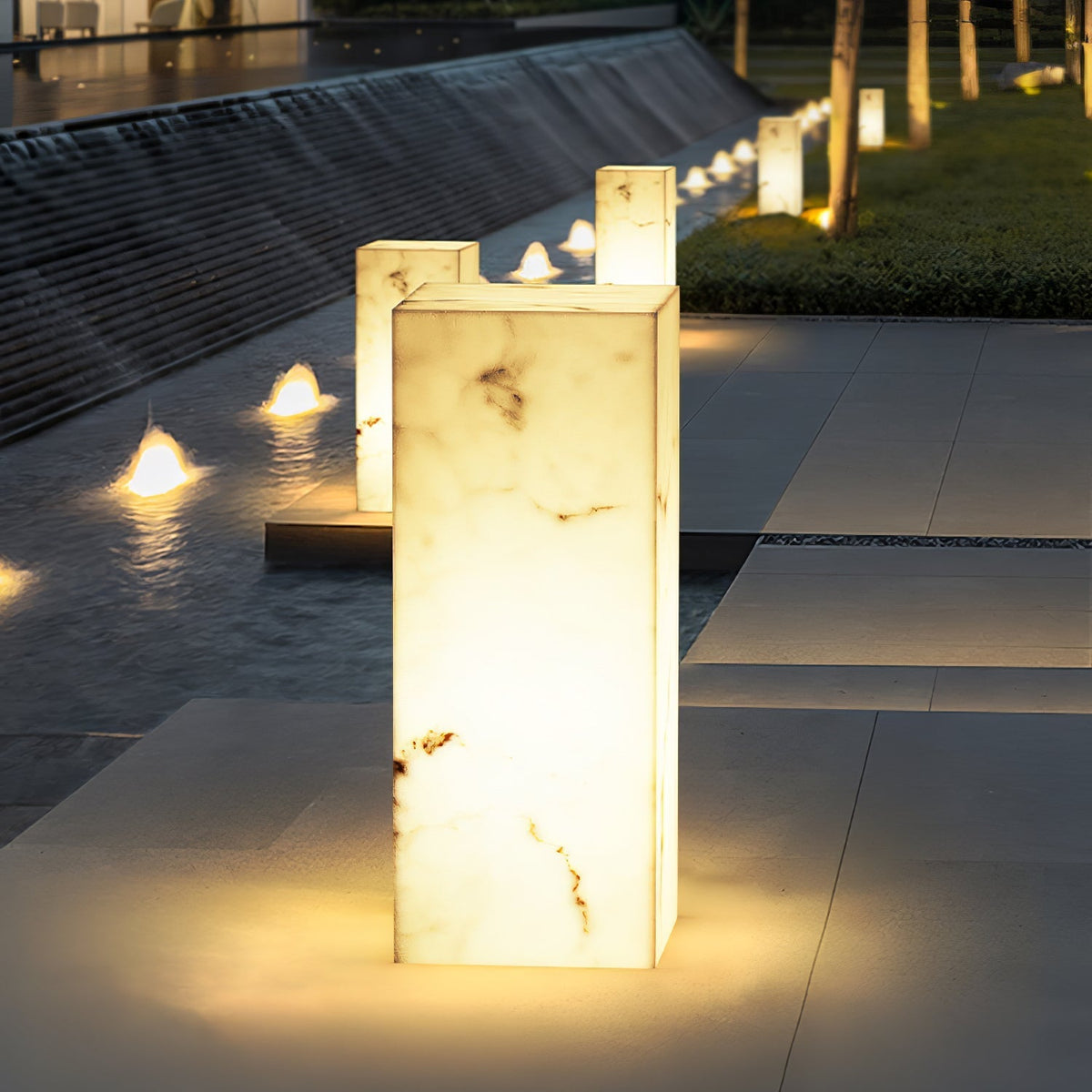 Luz exterior moderna minimalista em mármore, em cubo, Ardorion