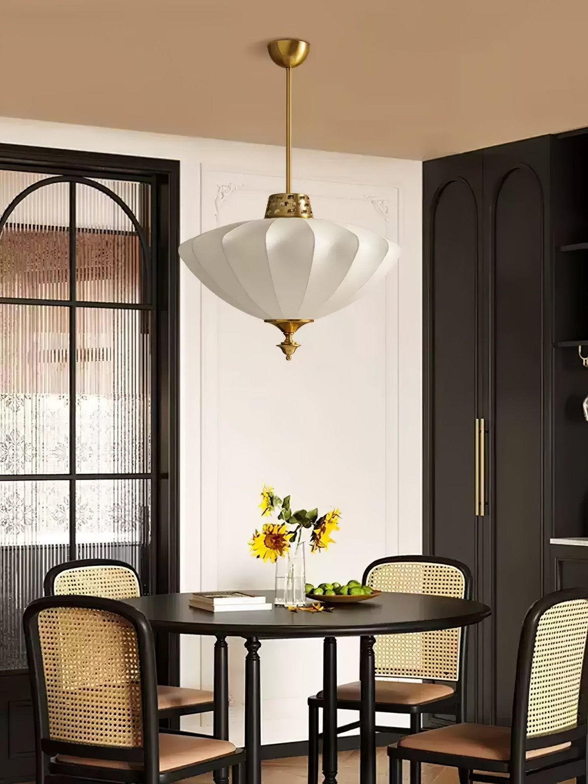 Ortalara elegant vintage-pendel i silke med blomsterdesign