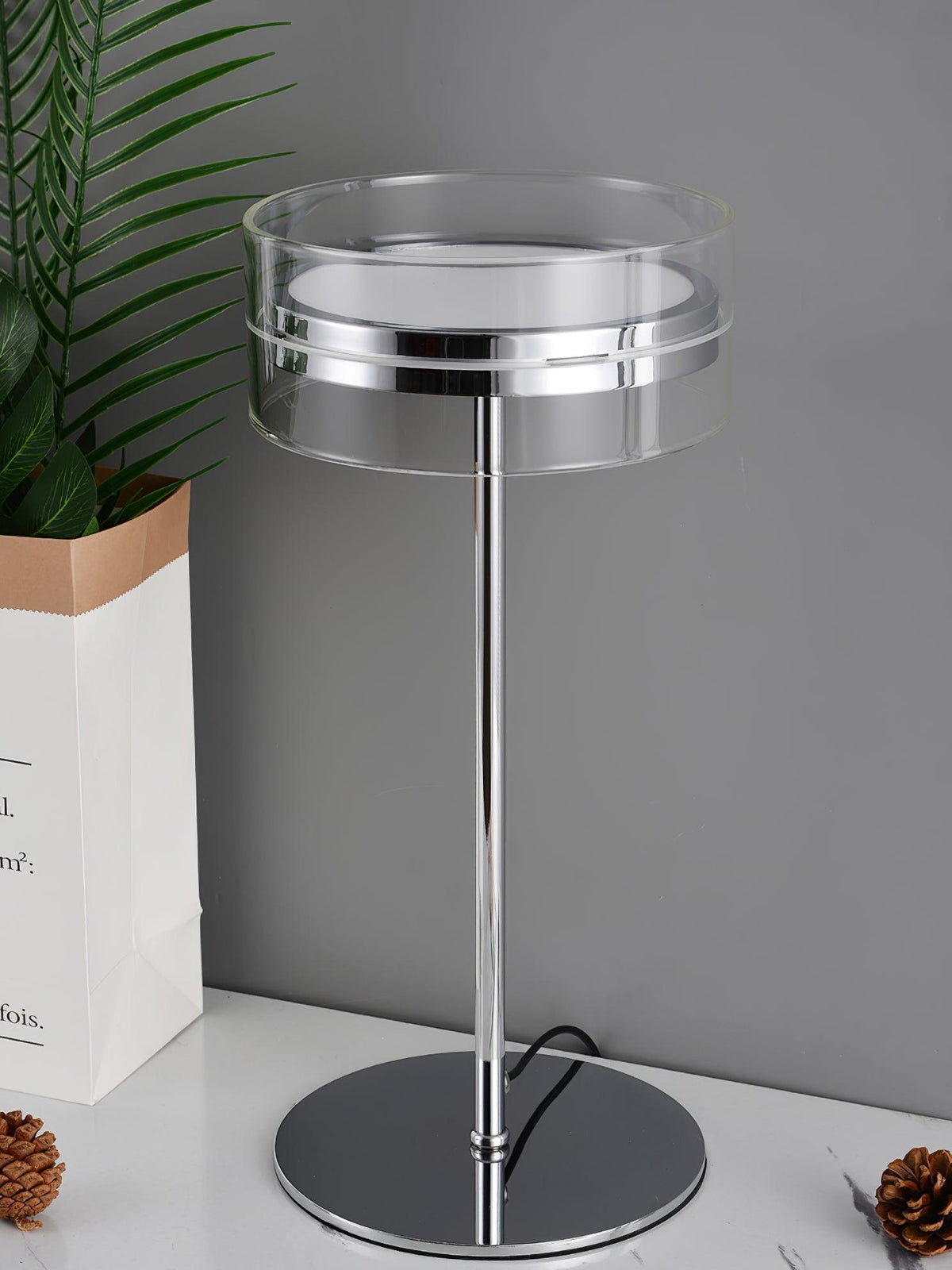 Lioreette bordslampa i krom och glas