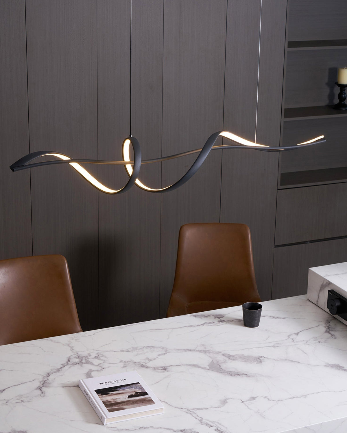 Candeeiro suspenso LED preto ondulado moderno Calelina