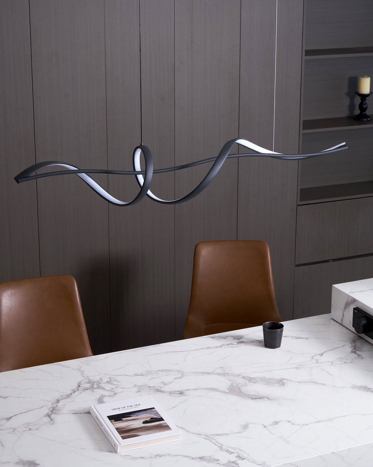 Candeeiro suspenso LED preto ondulado moderno Calelina