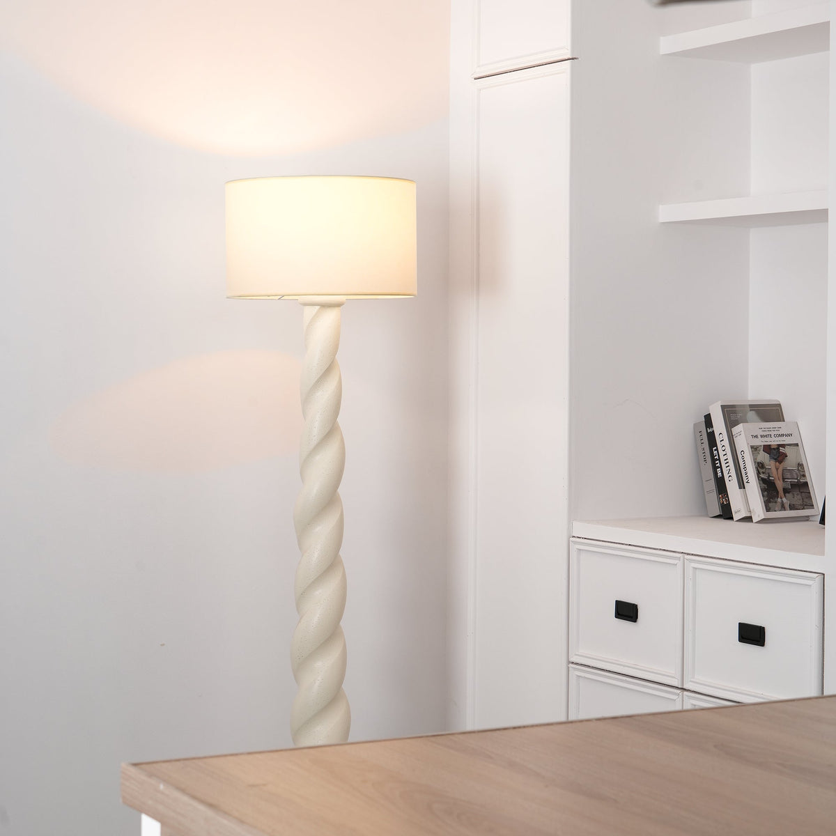 Twylar-gulvlampe