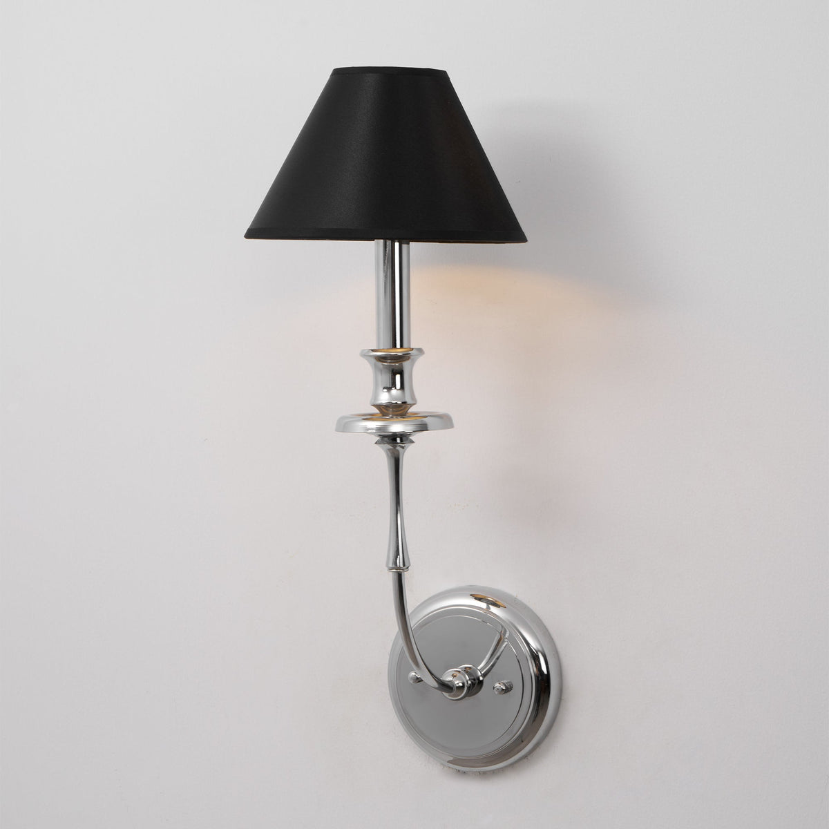 Vägglampa Viraarine