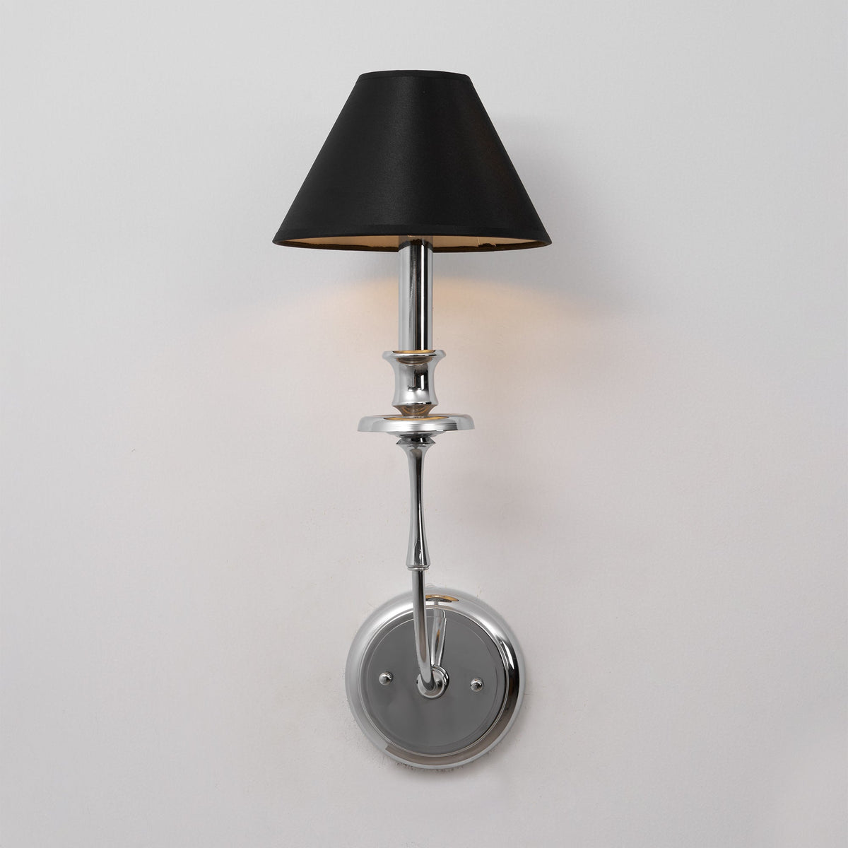 Vägglampa Viraarine
