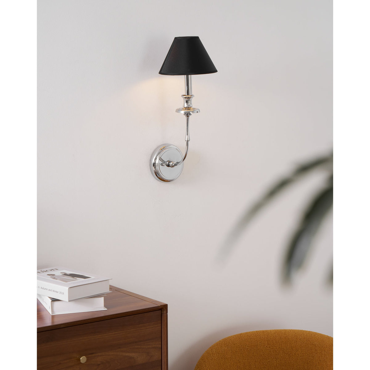 Vägglampa Viraarine