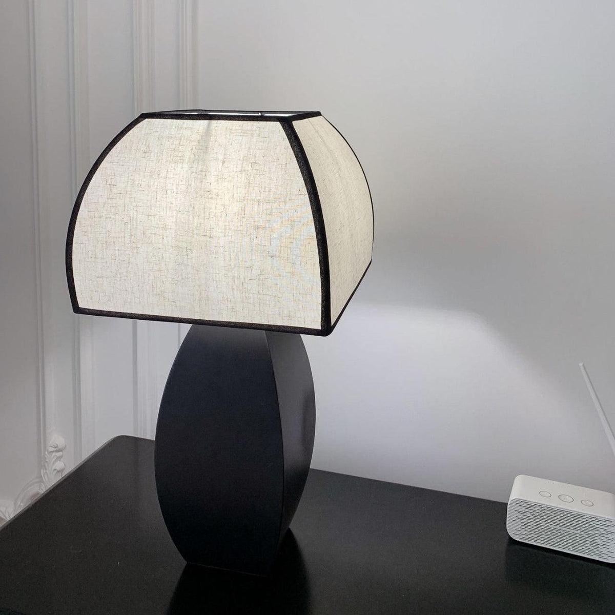 Alux minimalistisk bordslampa i tyg