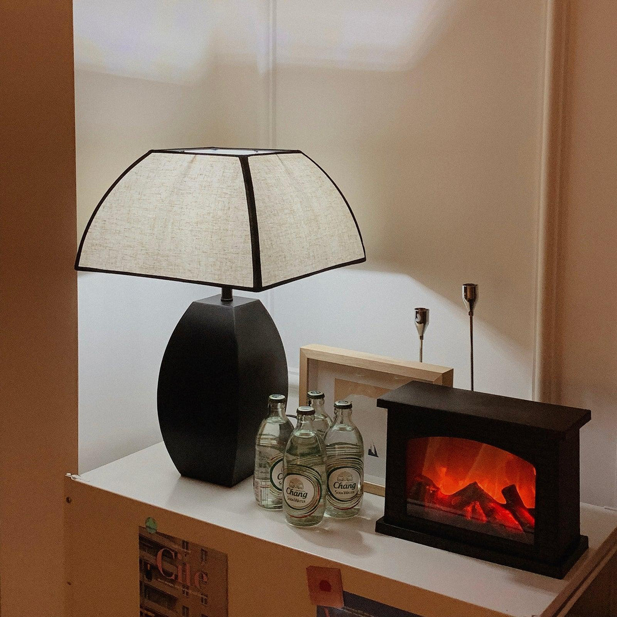 Alux minimalistisk bordslampa i tyg