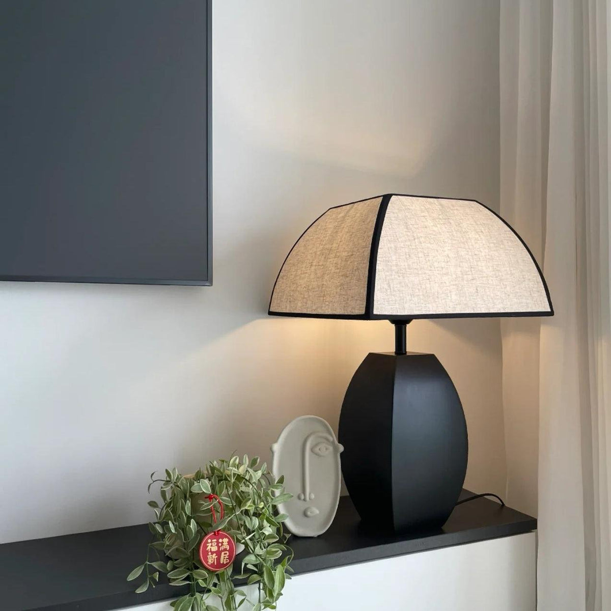 Alux minimalistisk bordslampa i tyg