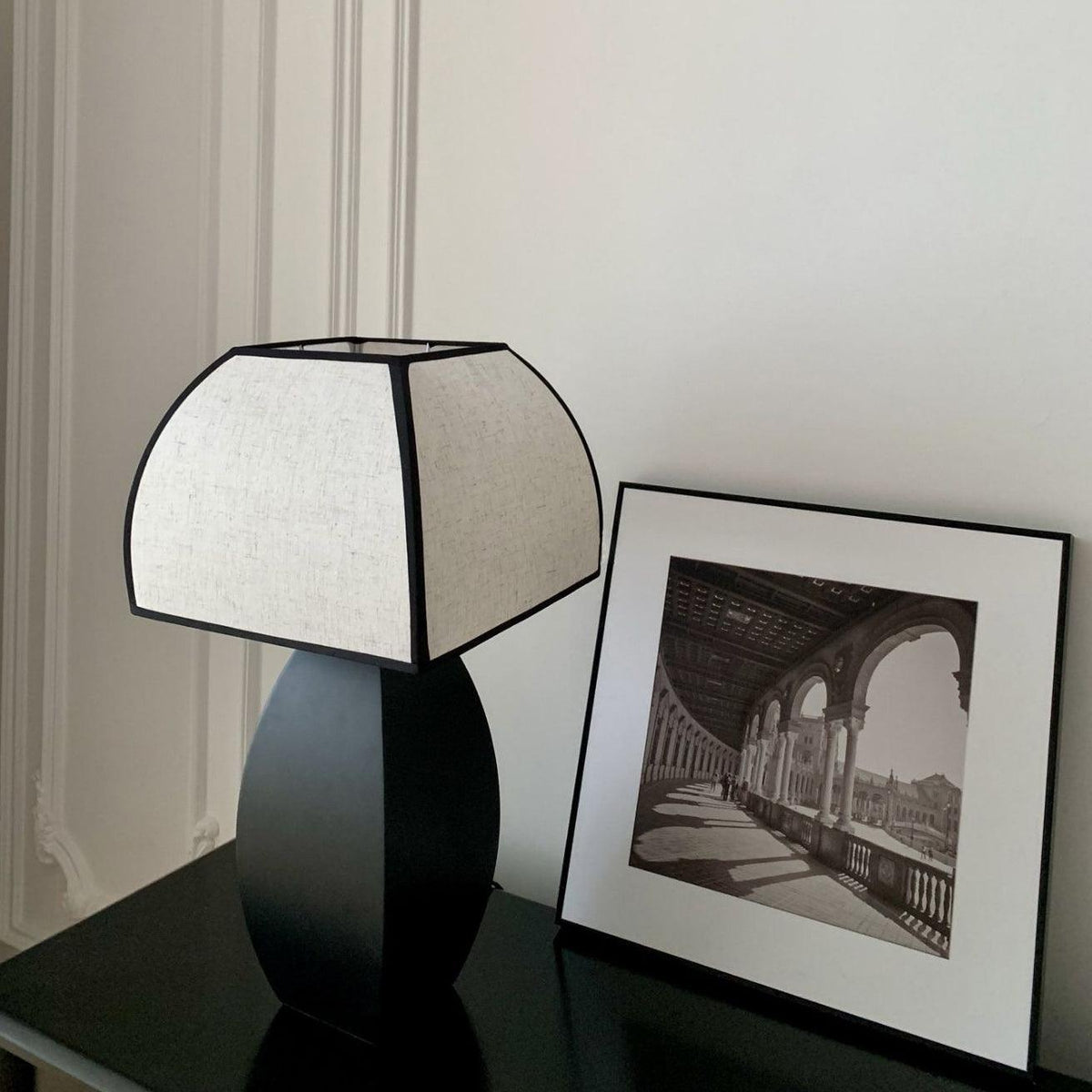 Alux minimalistisk bordslampa i tyg