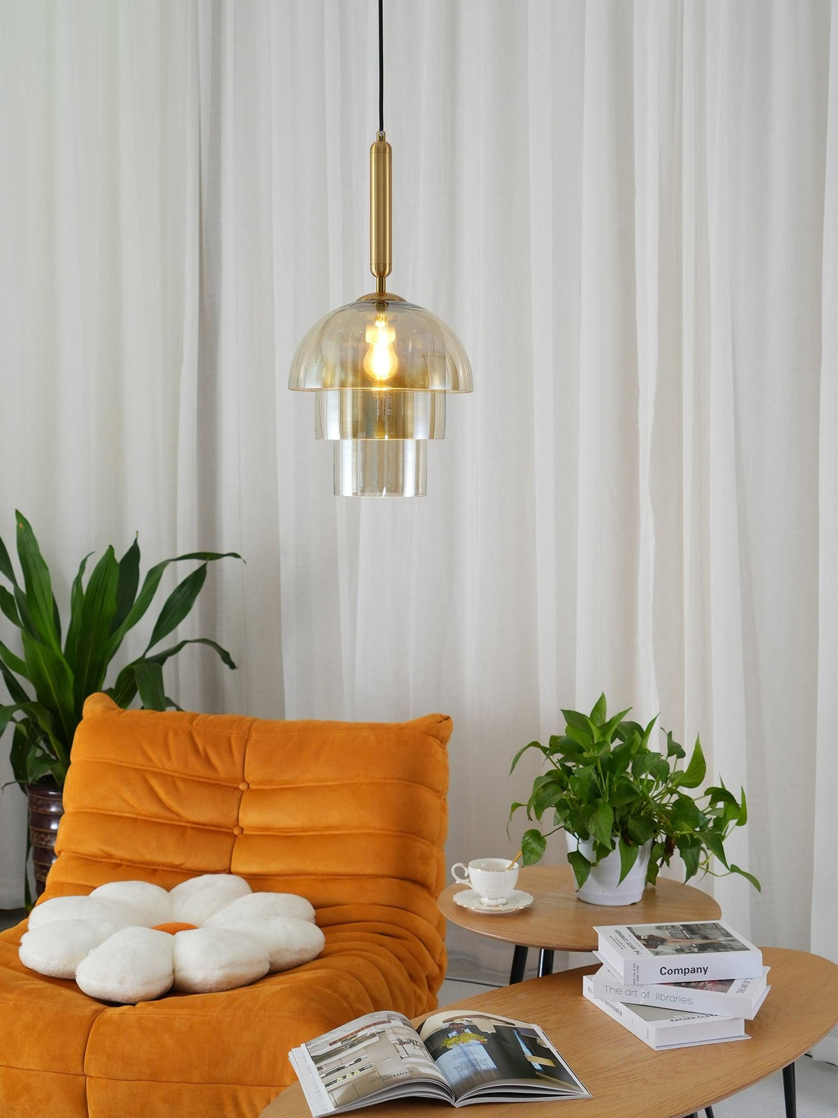Renley pendellampa med konjakfärgad glaskupa och mässing, mid-century