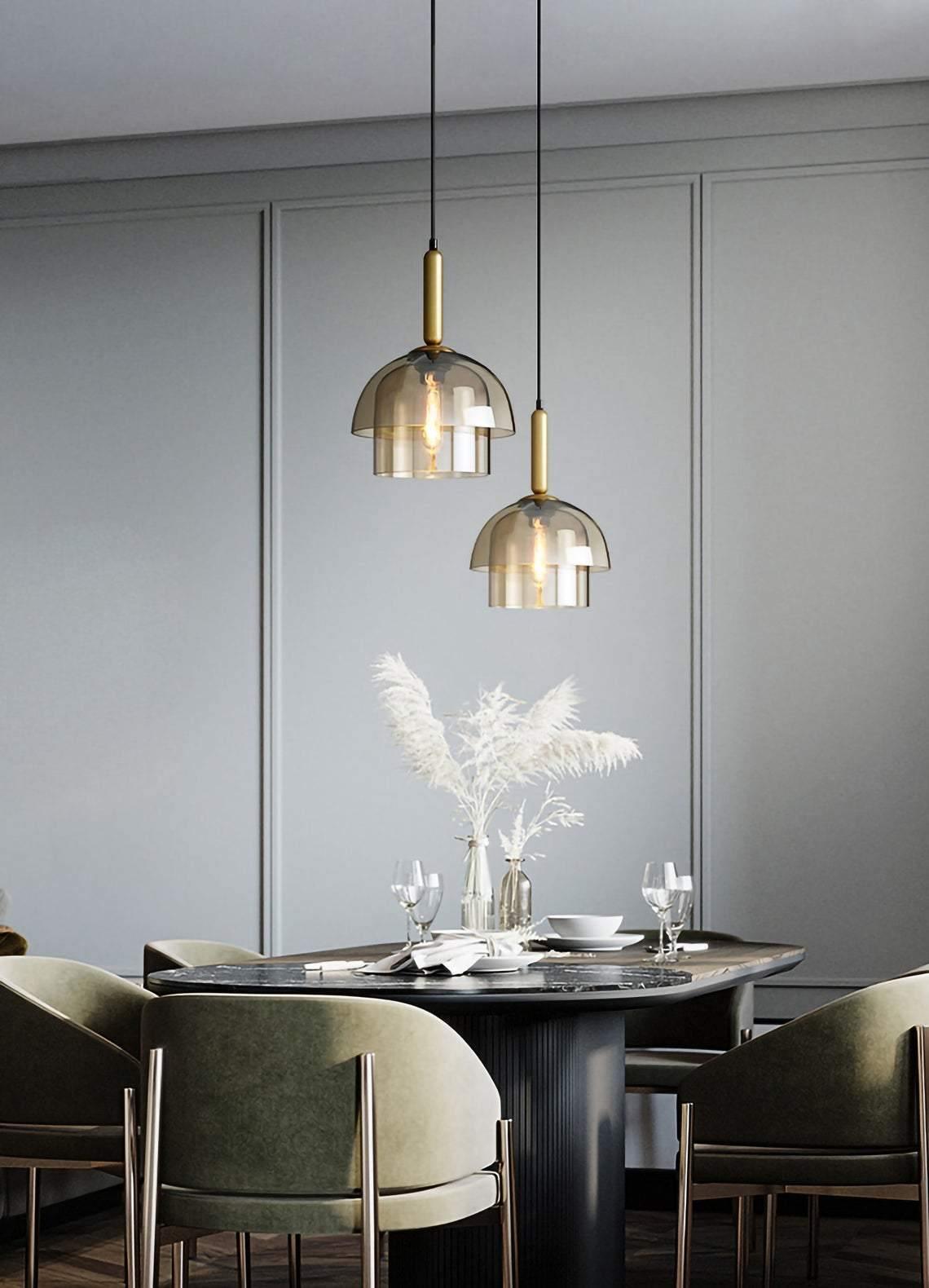 Renley pendellampa med konjakfärgad glaskupa och mässing, mid-century