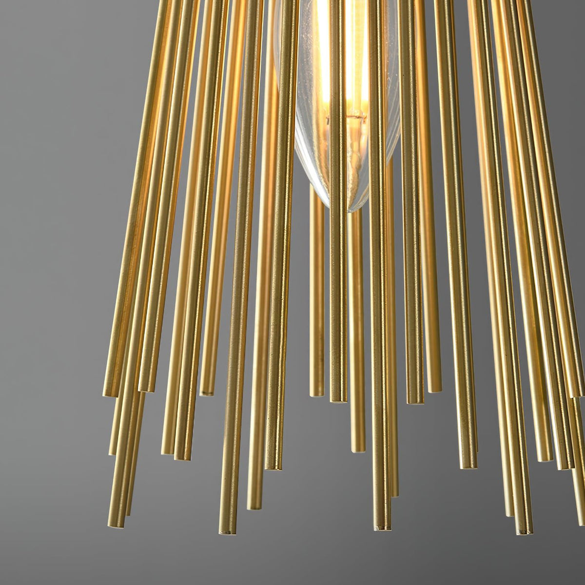 Aplique de parede Thresher pós-moderno de luxo em latão com candelabro