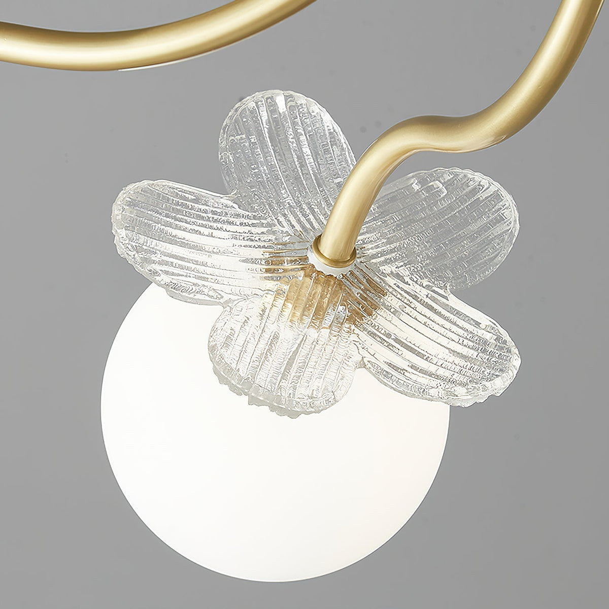 Lustre de vidro artístico com flores em florada Orlaeila