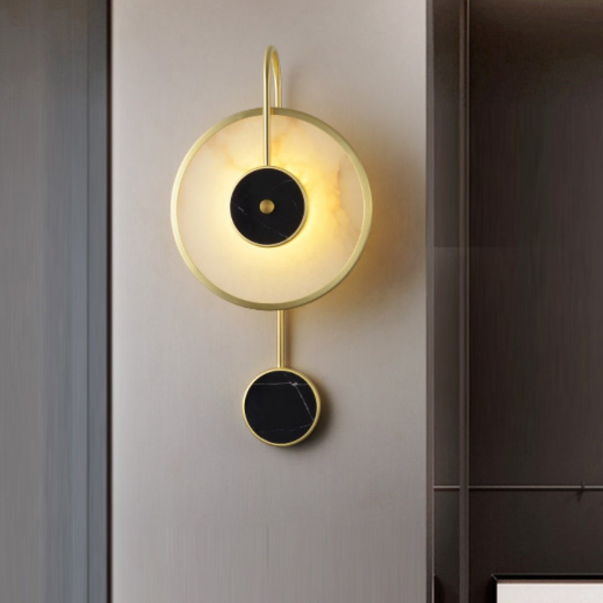 Merdin vägglampa i alabaster