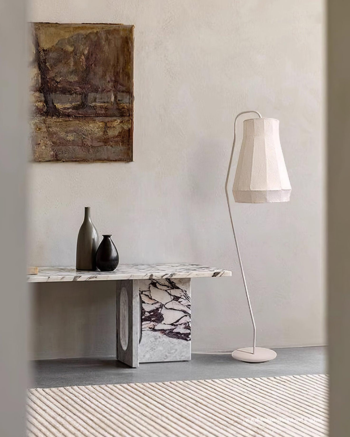 Minimalistisk golvlampa i tyg från Otheir