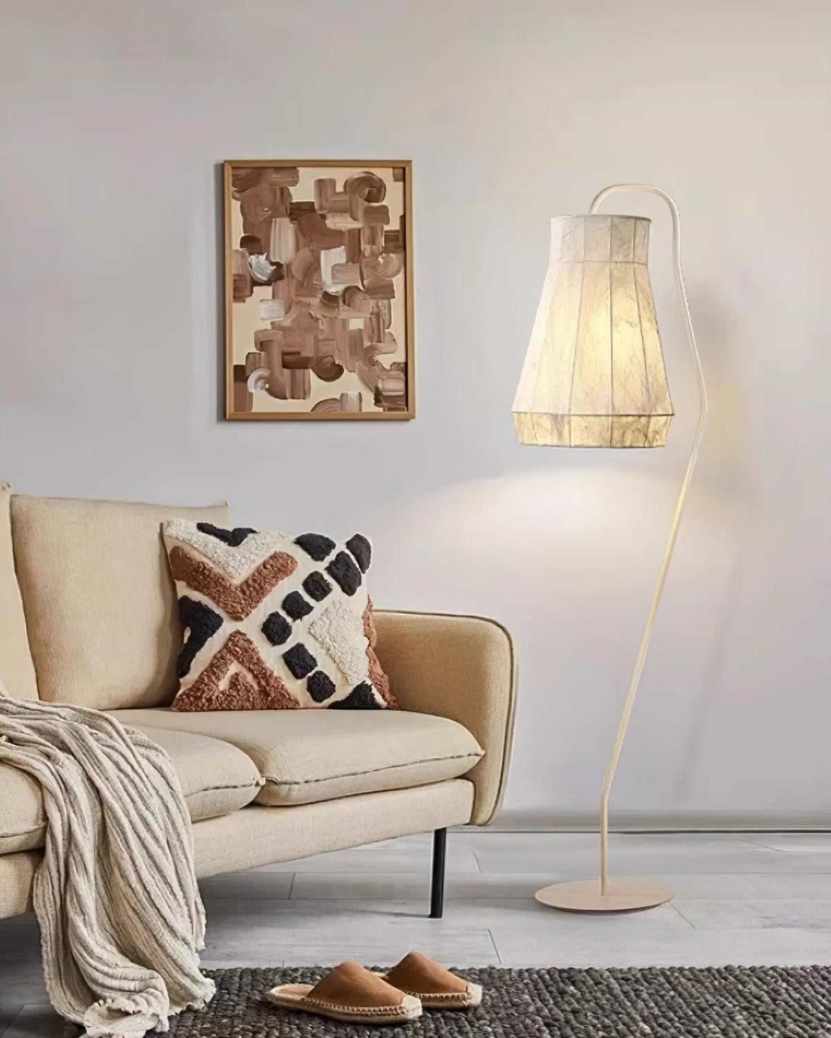 Minimalistisk golvlampa i tyg från Otheir