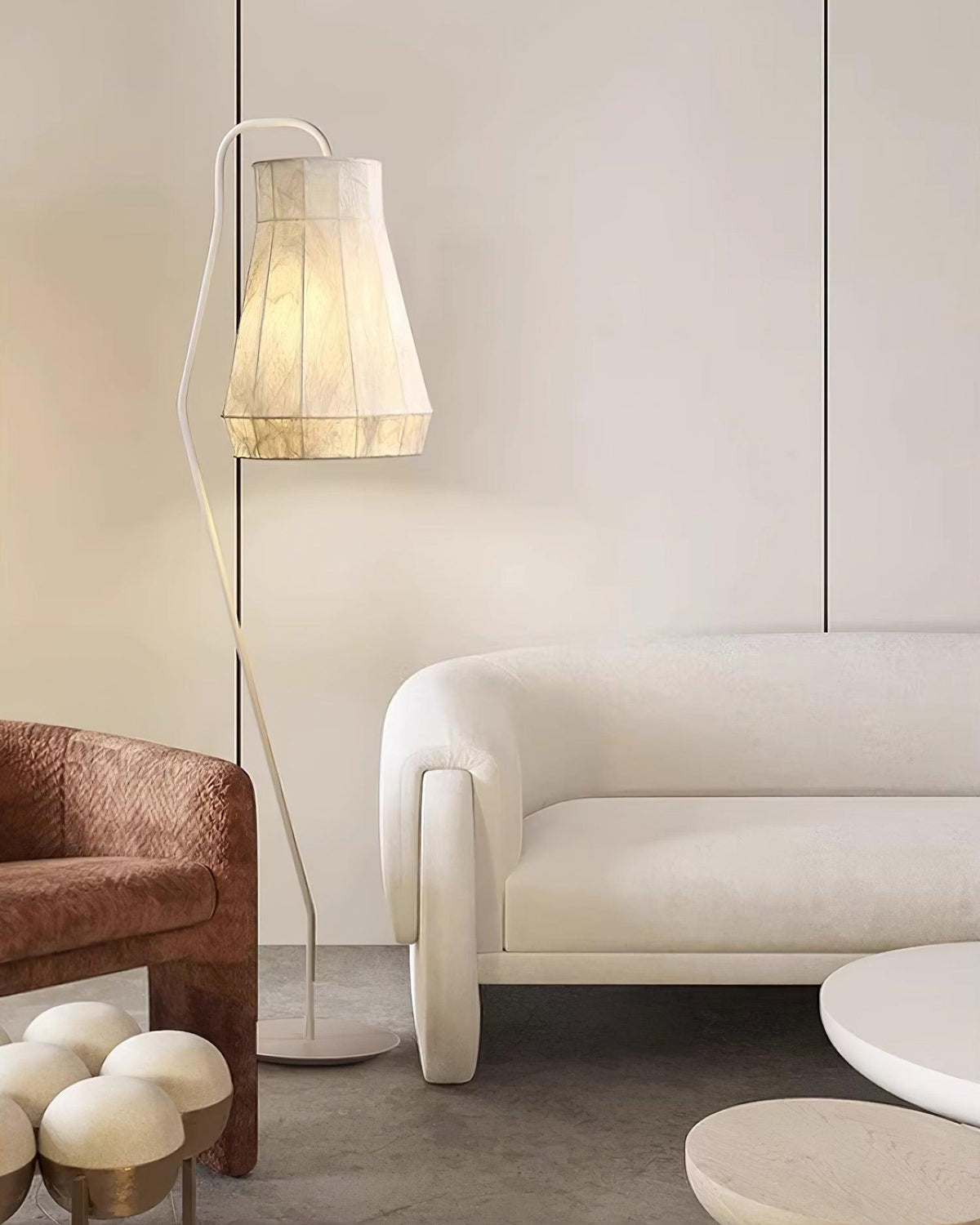 Minimalistisk golvlampa i tyg från Otheir
