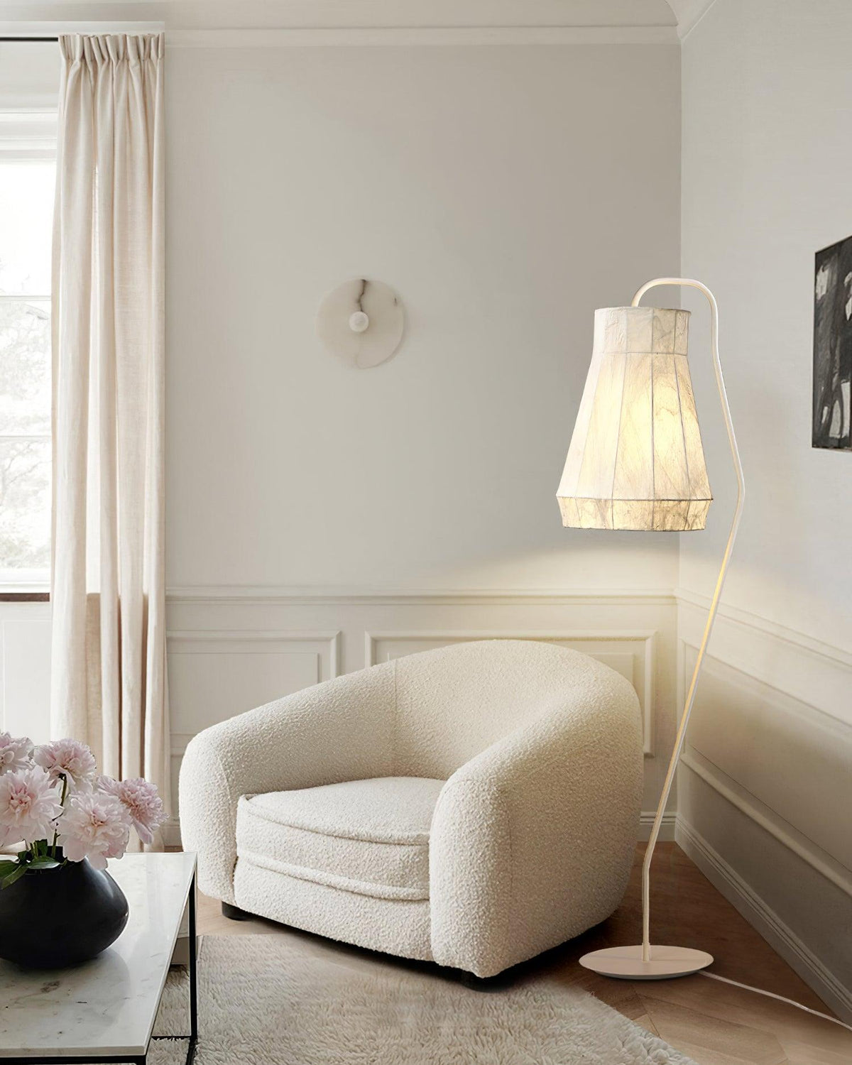Minimalistisk golvlampa i tyg från Otheir