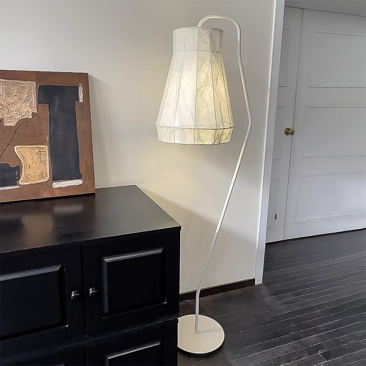 Minimalistisk golvlampa i tyg från Otheir