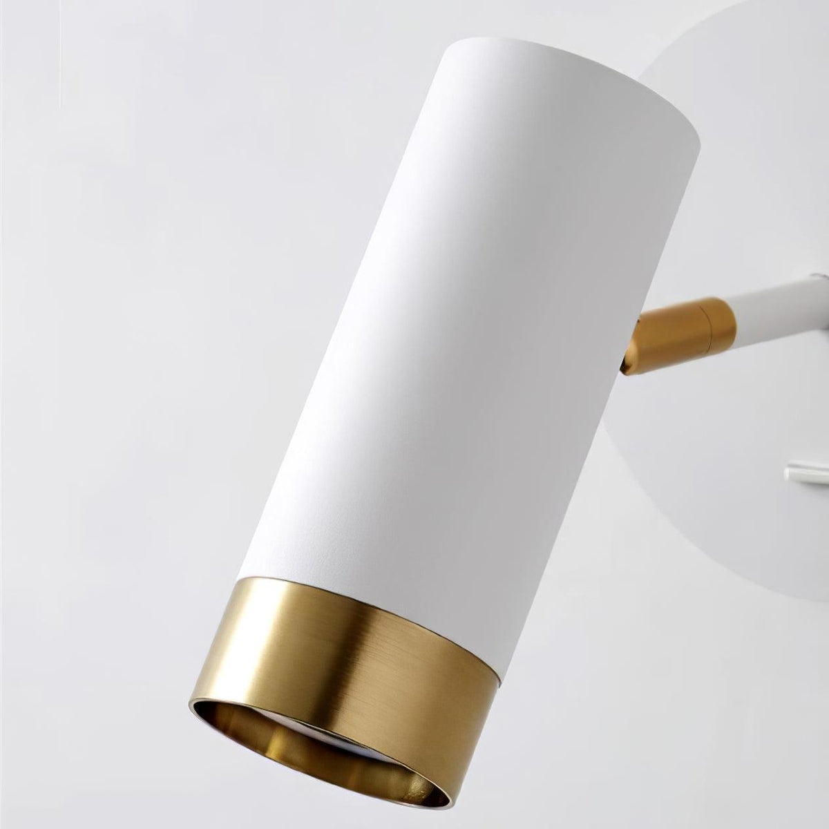 Cevare moderni minimalistinen seinävalaisin