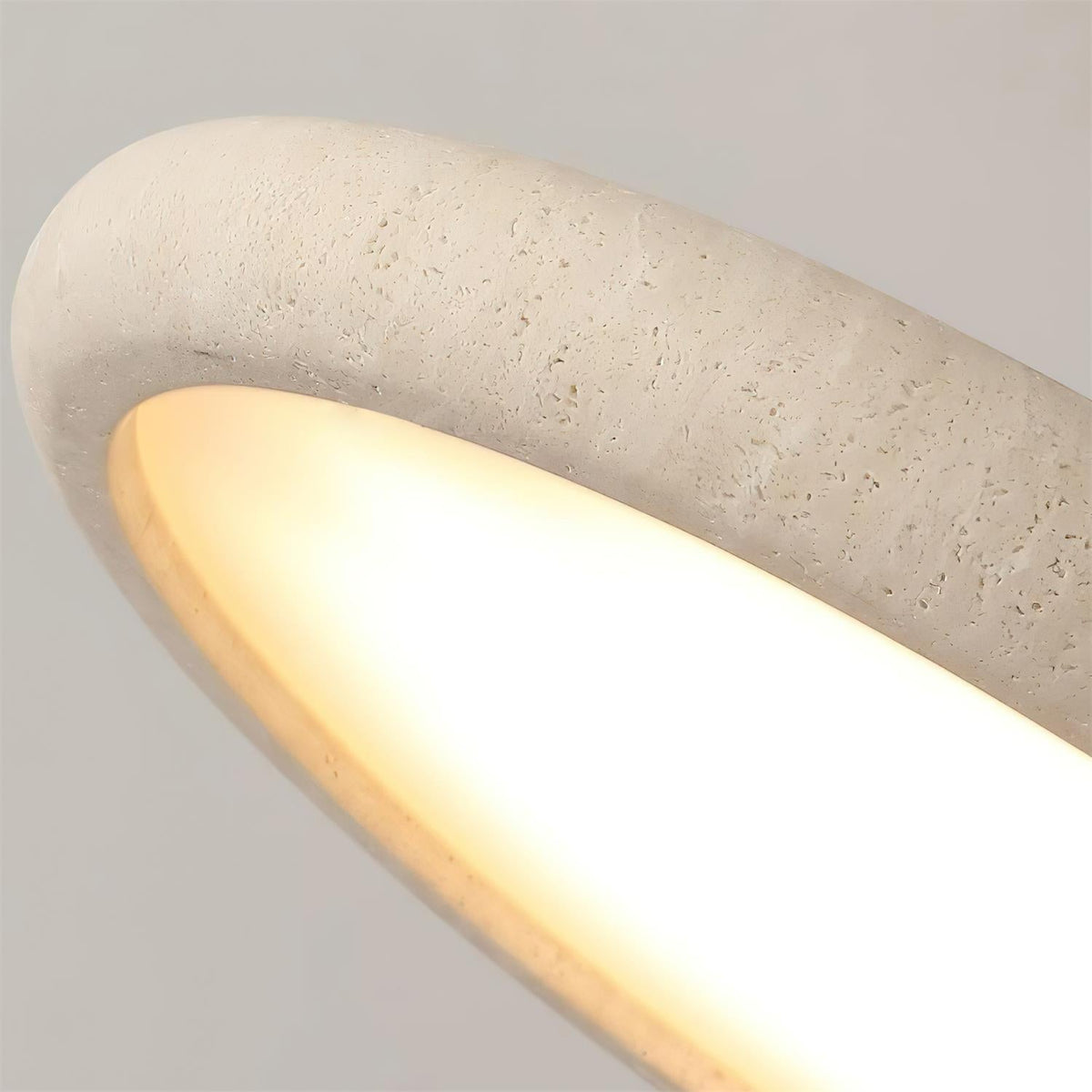 Luvia loftlampe, halvplan, travertin
