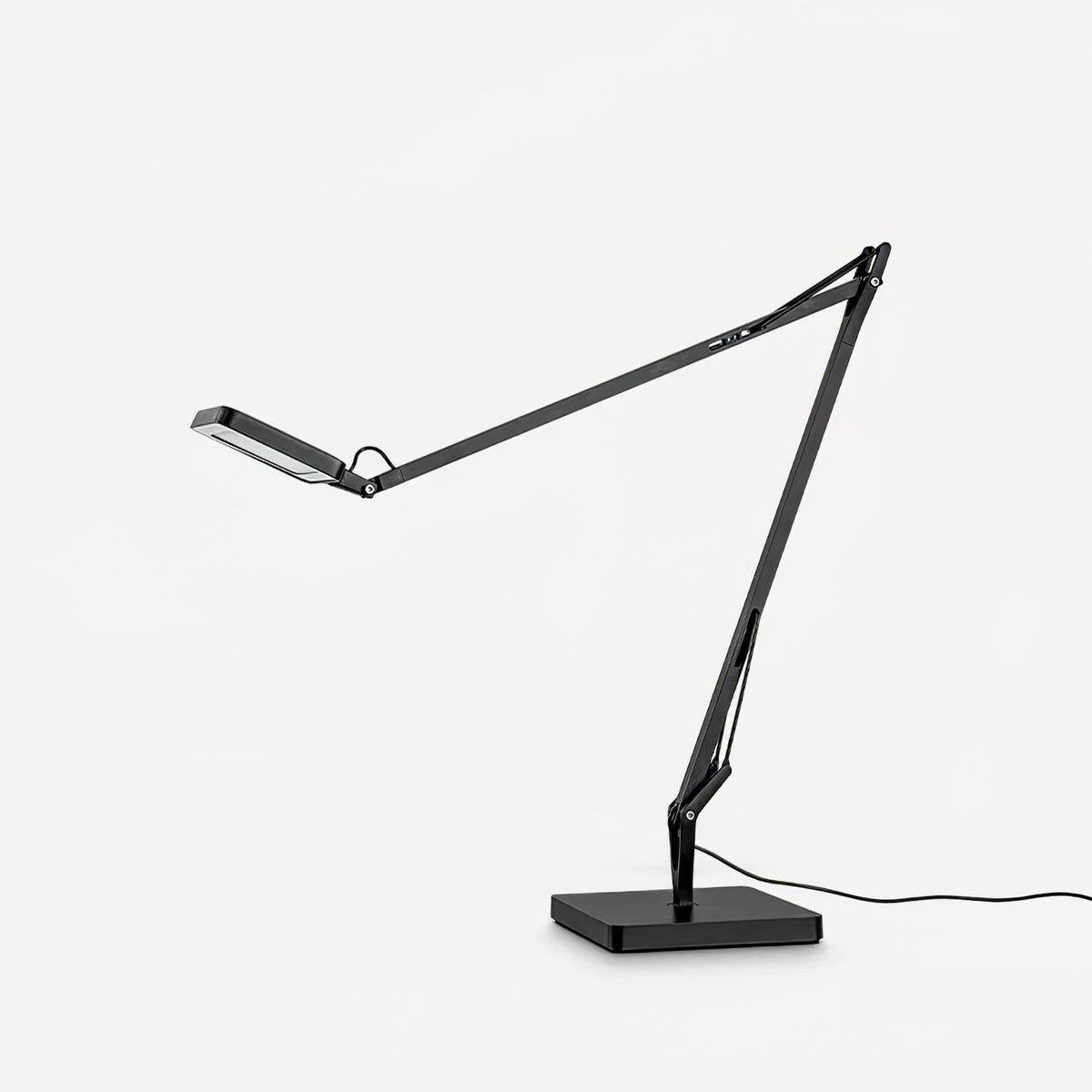 Candeeiro de mesa industrial de alumínio Tevenu