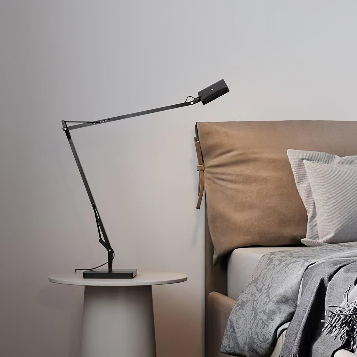 Tevenu industriell bordslampa i aluminium