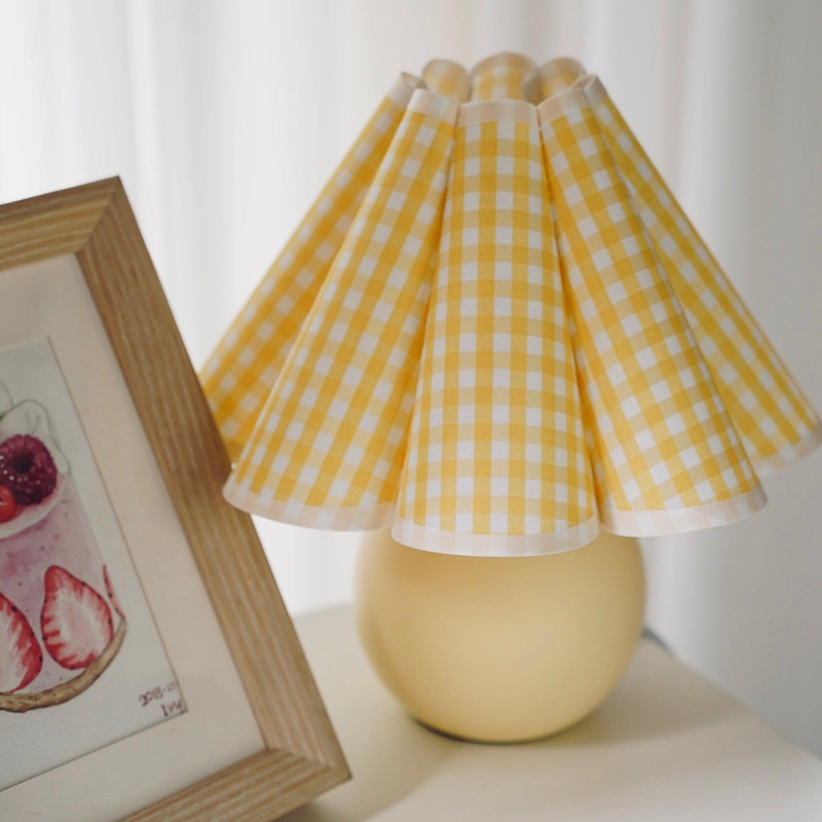 Nirixon lekfull bordslampa i tyg