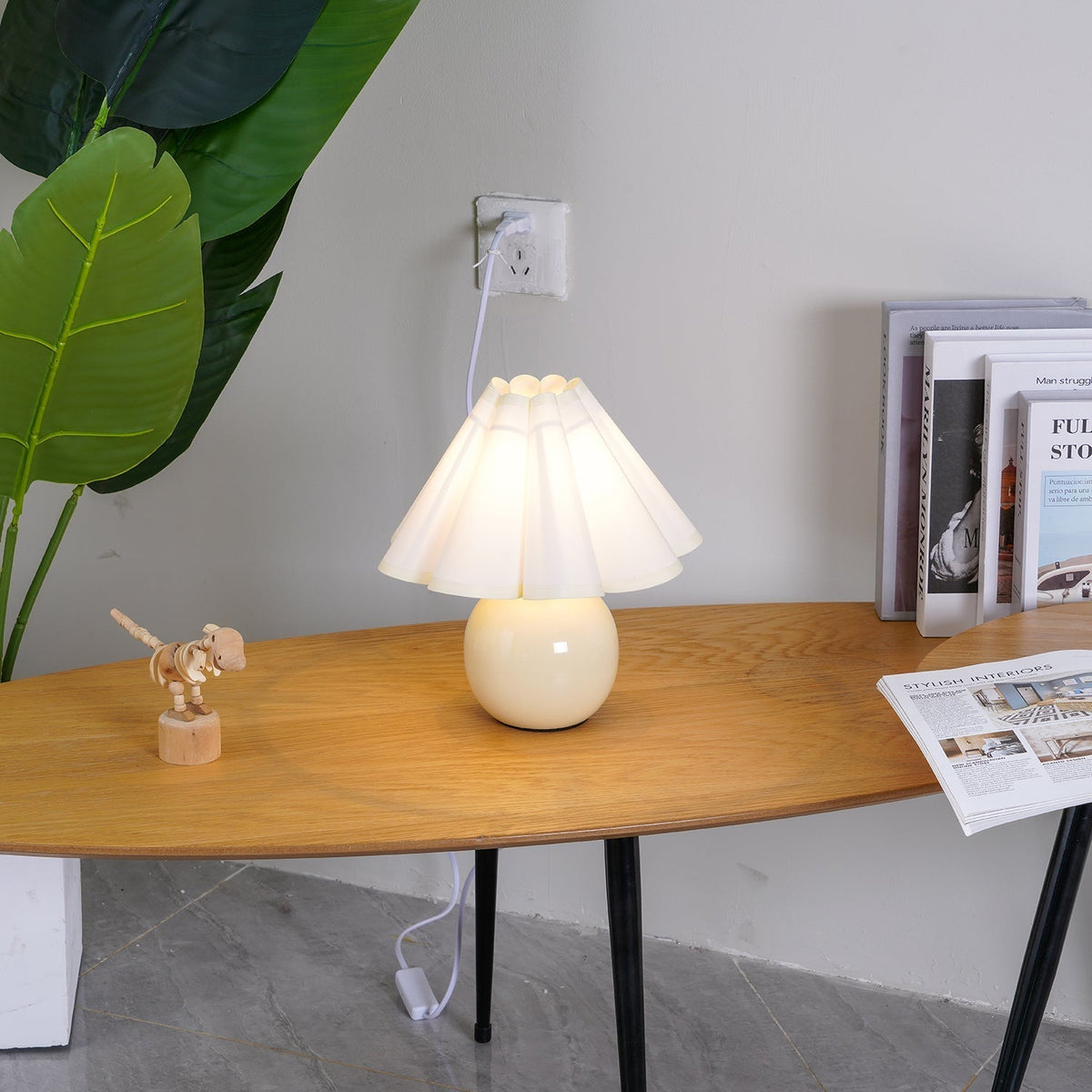 Nirixon lekfull bordslampa i tyg