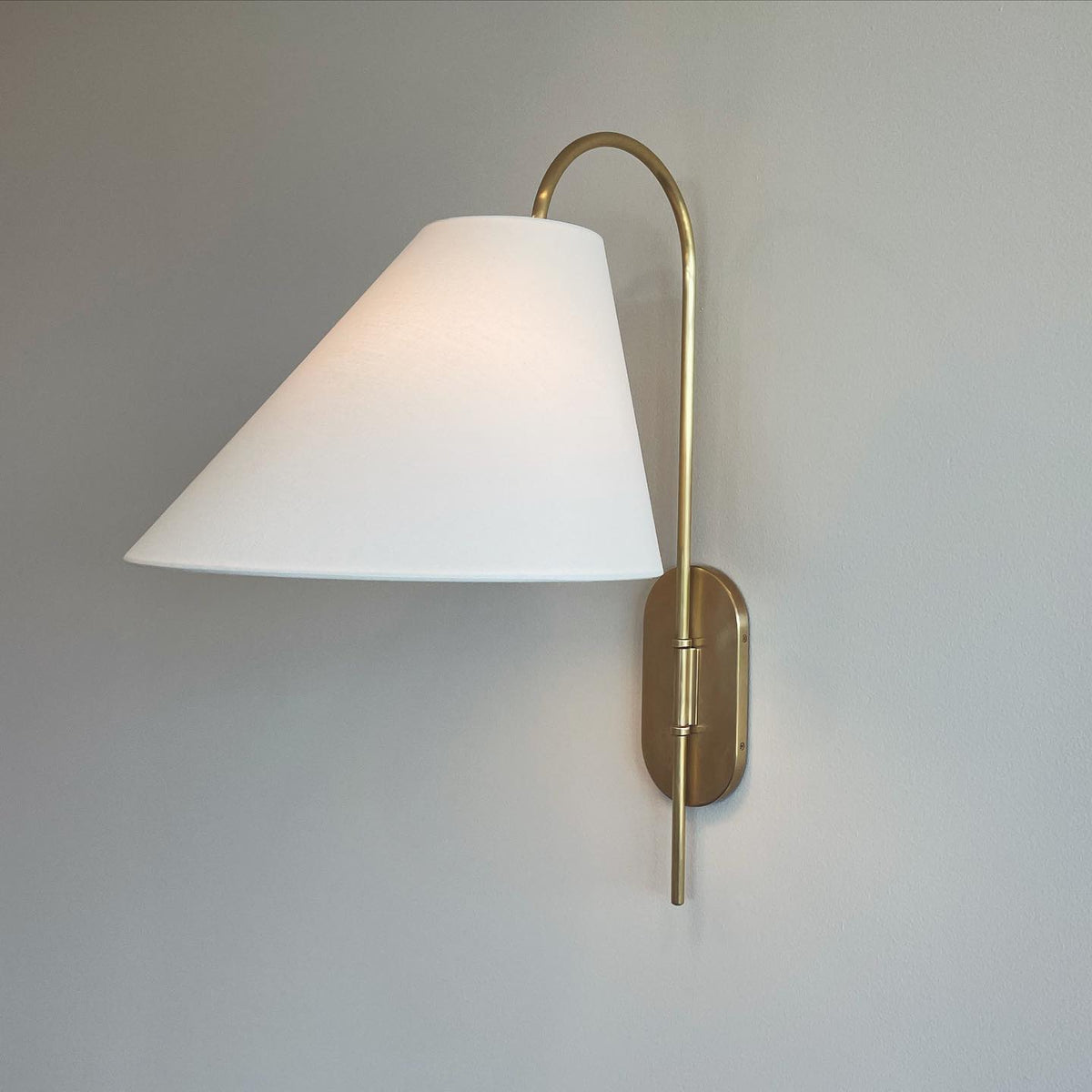 Nyphaiel vägglampa
