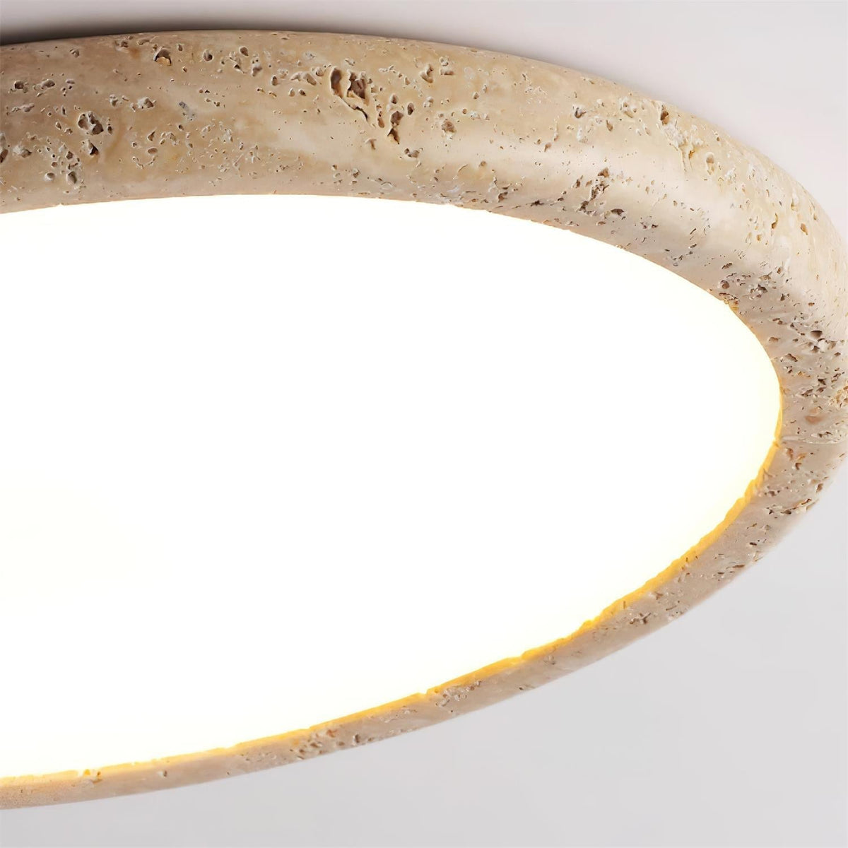 Ciro loftslampe i travertin