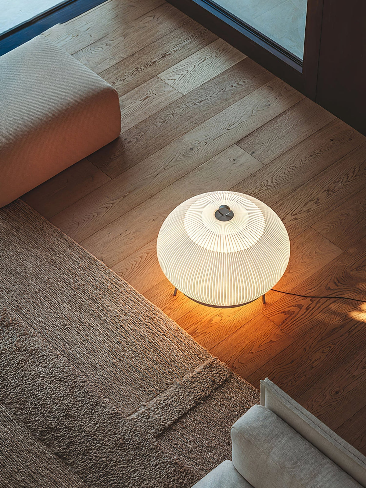 Nancy moderne bordlampe i stof