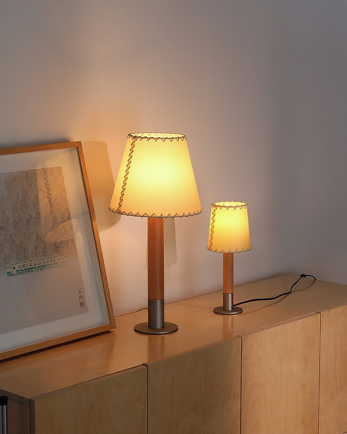 Lunve bordlampe med pergamentskærm