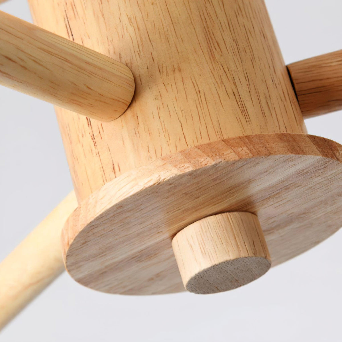 Kalds-kattokruunu, minimalistinen luonnonläheinen puupallovalaisin